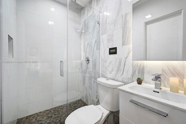 Building Photo - 801 Harrison St