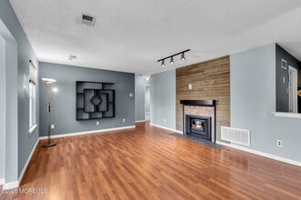 Building Photo - 106 Frontier Way