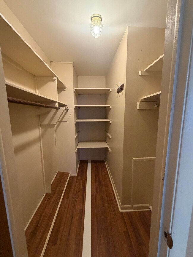 Building Photo - 3911 Fort St