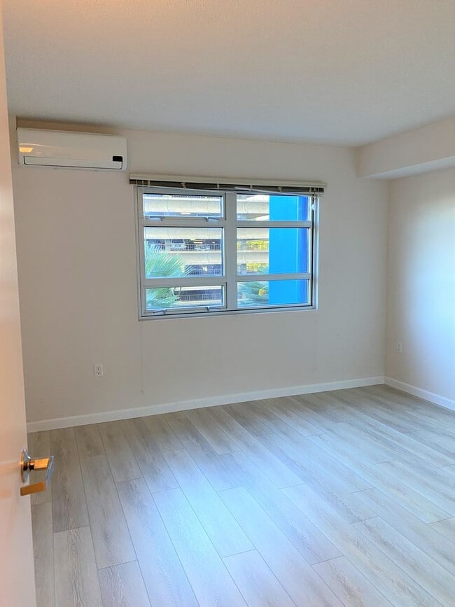 Building Photo - 801 South St