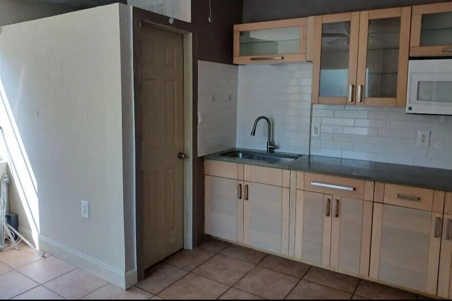 Building Photo - 6232 62nd Ave N