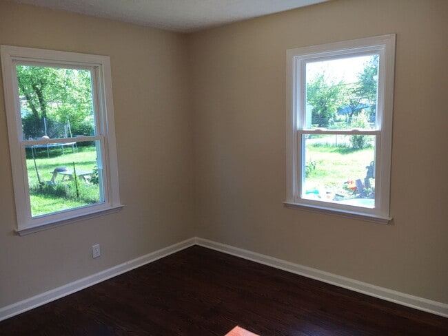 Building Photo - **2-BEDROOM HOME IN NORTH COLUMBUS!!**