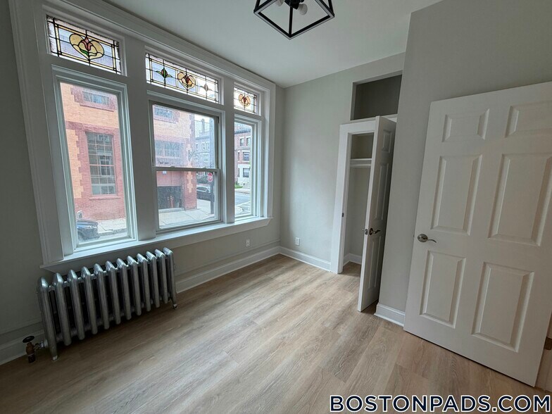 Building Photo - 38 Hemenway St