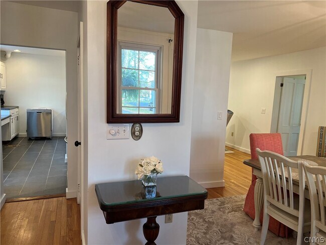 Building Photo - 22 State St