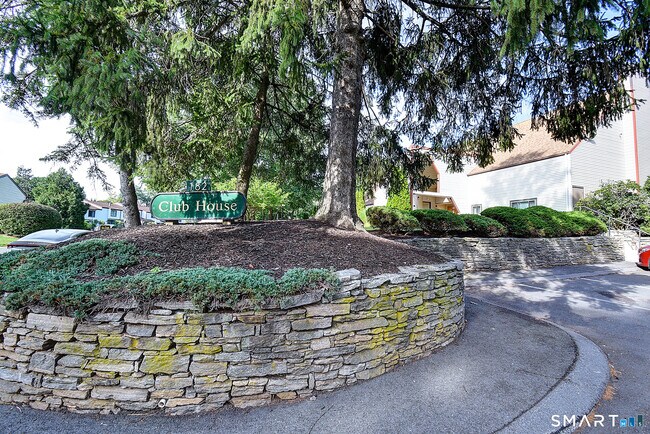 Building Photo - 545 Cypress Rd
