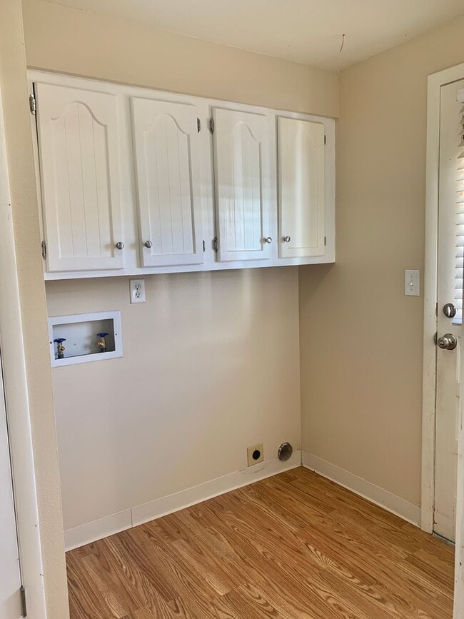 Building Photo - Charming, Updated Ranch-Style Home Near Lake Loveland