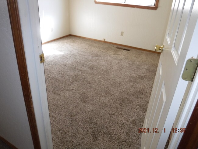 Building Photo - 1397 Bumblebee Dr