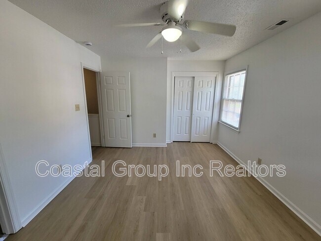 Building Photo - 921 Wildwood Square Ct