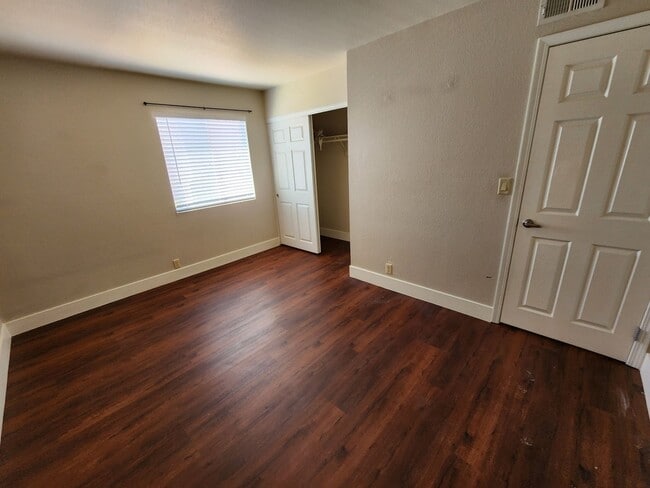 Building Photo - Beautiful Bella Vita 1 Bedroom/1 Bath unit.