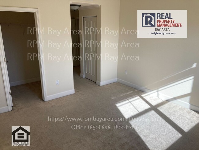 Building Photo - December Rent Special: 2 Bedroom 2.5 Bathr...