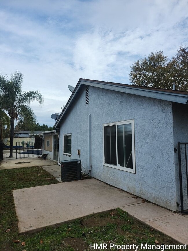 Building Photo - Spacious 4-Bedroom Home with Pool