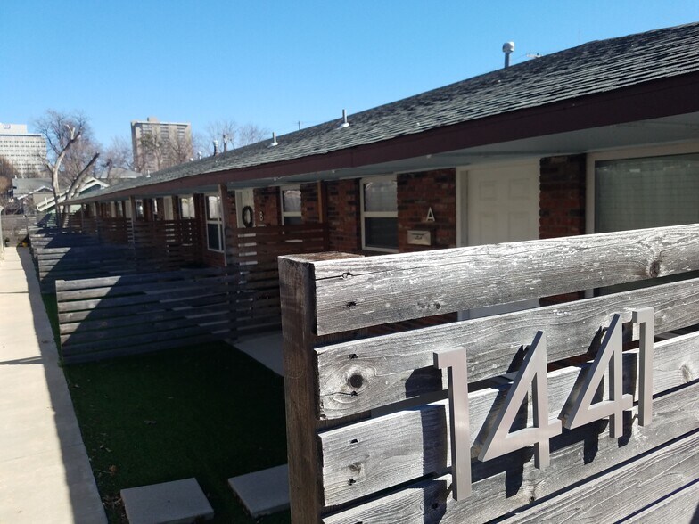 Private Front Area - 1441 S Frisco Ave