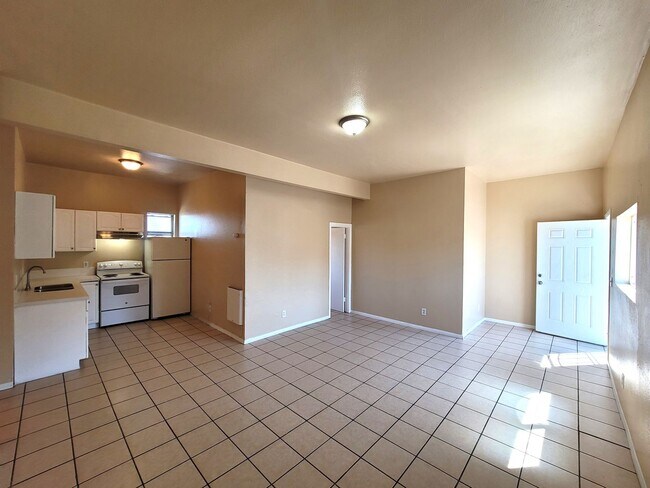 Primary Photo - Large 4bd/2bth Unit in Logan Heights with ...