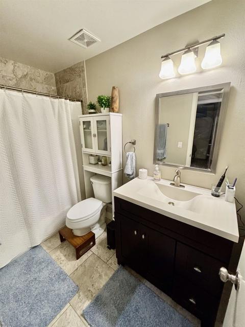 Building Photo - 4863 Gardenia St