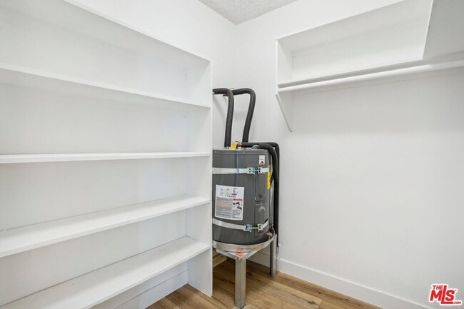 Building Photo - 9000 Clifton Wy