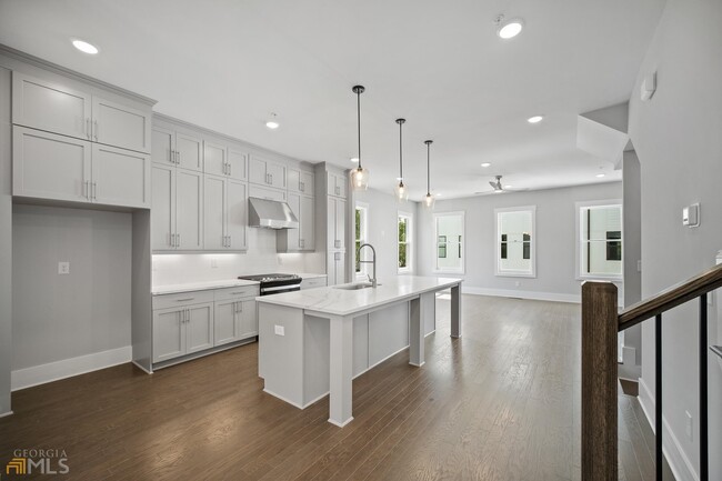 Building Photo - 1034 Robert Smalls Way