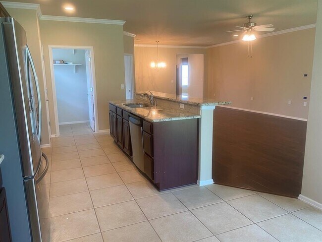 Building Photo - 721 Independence Creek Ln