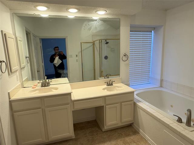 Building Photo - 4669 Wales Dr