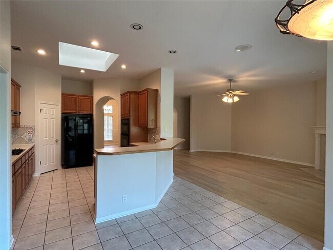 Building Photo - 5356 Magdelena Dr