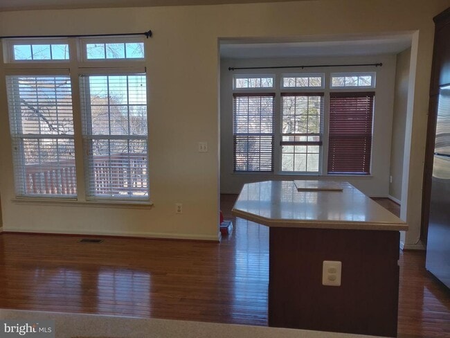 Building Photo - 4638 Odessa Dr