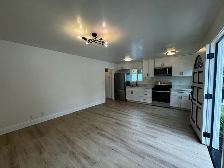 Building Photo - 4110 E Wilton St
