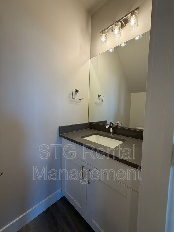 Building Photo - 1098 S 4380 W