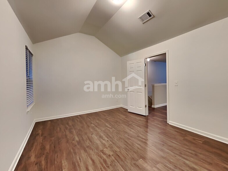 Building Photo - 367 Hidden Creek Ln