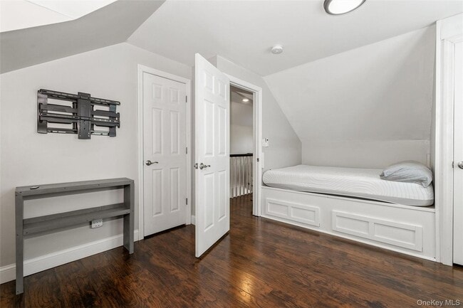 Building Photo - 39 Bay Shore Ave