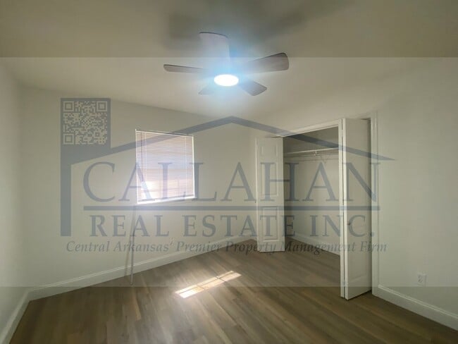 Building Photo - Southwest LR 4 Bedroom Home