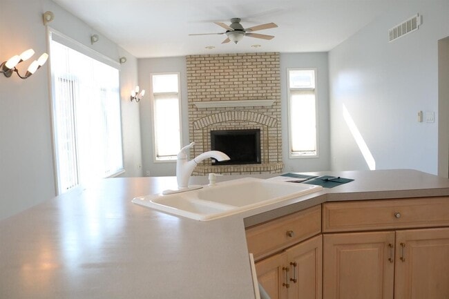 Building Photo - 9939 Sequoia Ln