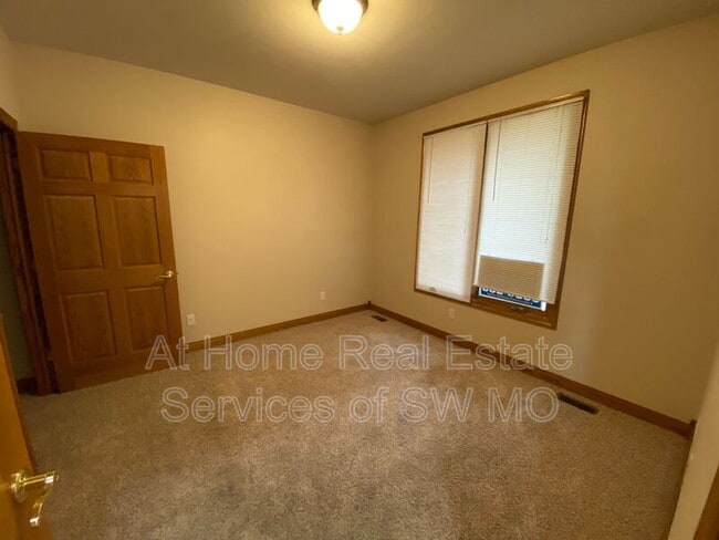 Building Photo - 5601 N 17th St