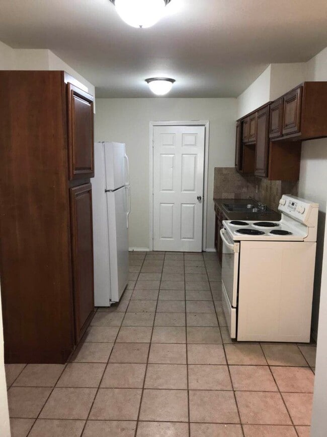 Building Photo - Beautiful 3 Bedroom in Garland!