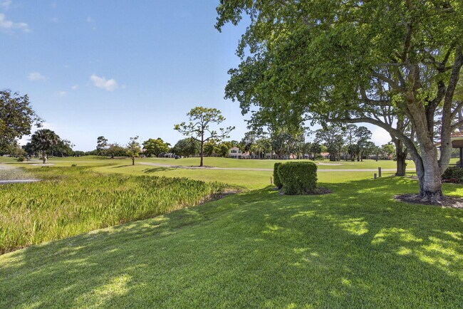 Building Photo - 259 Old Meadow Way