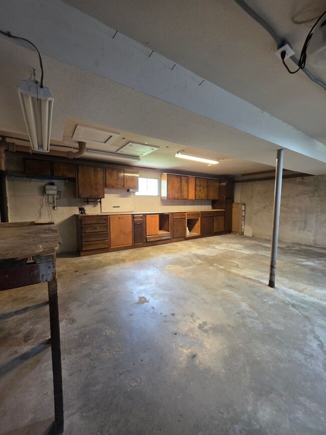 Building Photo - Spacious Three Bedroom in Millard!