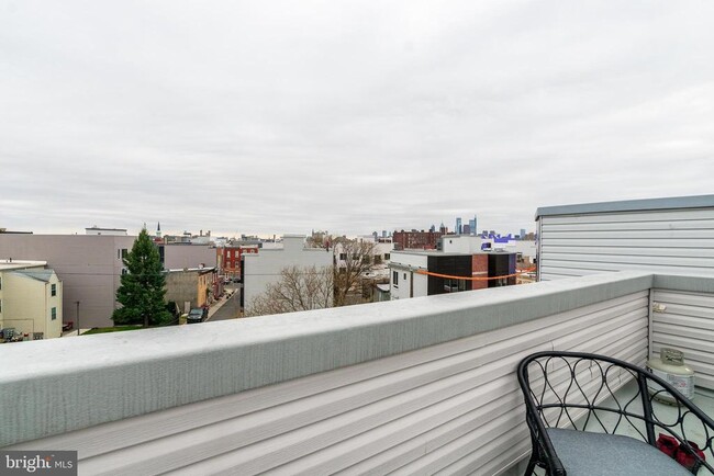 Building Photo - 411 W Hewson St