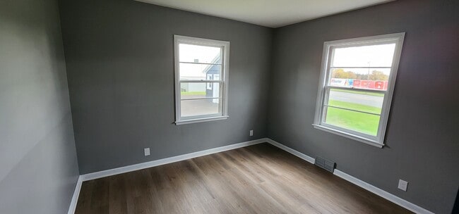 Building Photo - 925 Calvert St