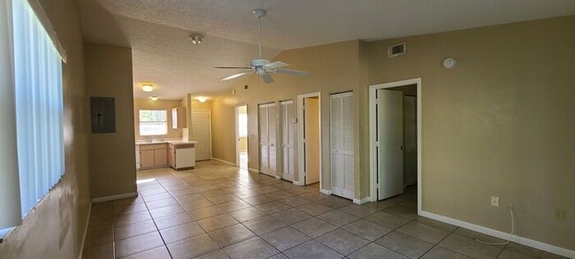 Building Photo - Duplex in Poinciana, Polk County