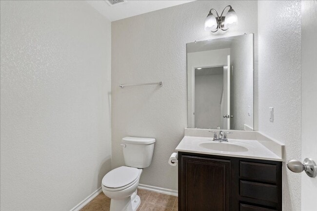 Building Photo - 142 Rummel Dr