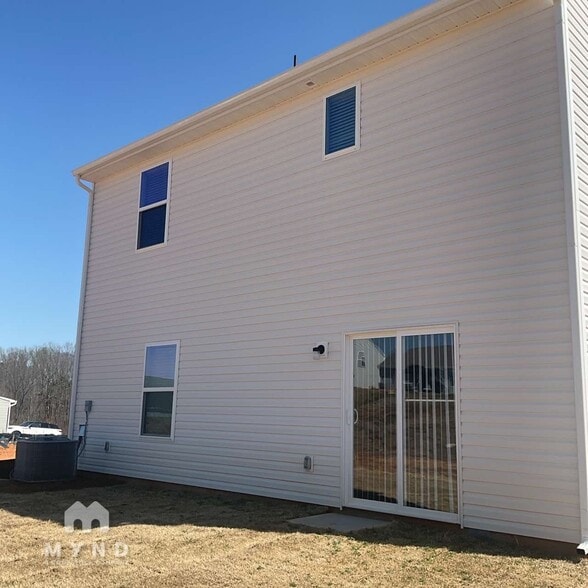 Building Photo - 110 Lightning Dr