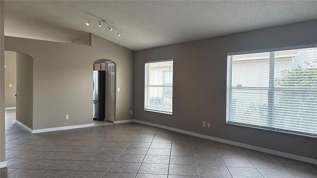 Building Photo - 3929 Shawn Cir