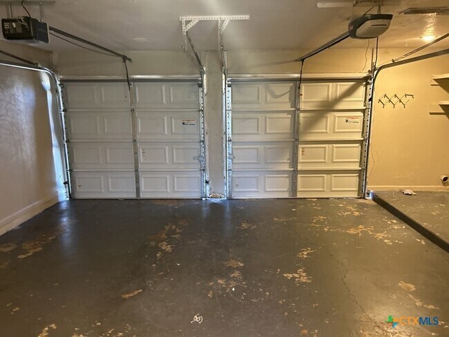 Building Photo - 1202 Alta Mira Dr