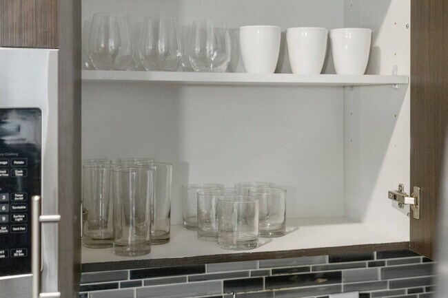 Building Photo - 8122 Midtown Blvd