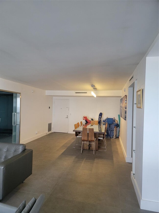 Building Photo - 1500 S Ocean Dr