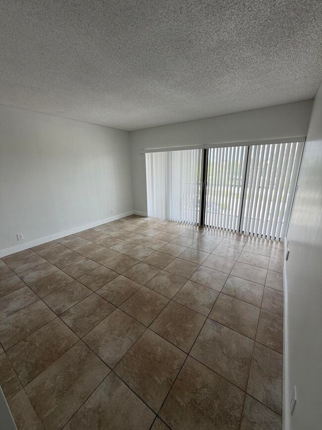 Building Photo - 2500 Coral Springs Dr
