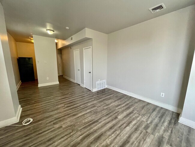 Building Photo - 1309 W Allegheny Ave