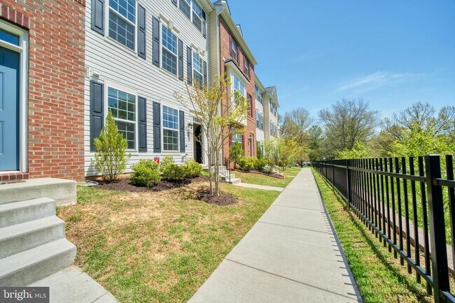 Building Photo - 18318 Woodhouse Ln