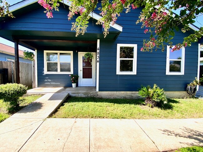 Building Photo - 4834 Birdie Ln