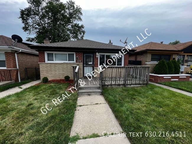 Primary Photo - 12136 S Bishop St