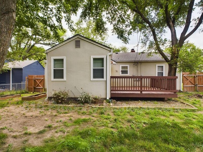 Building Photo - 1323 Meadow Lake Terrace