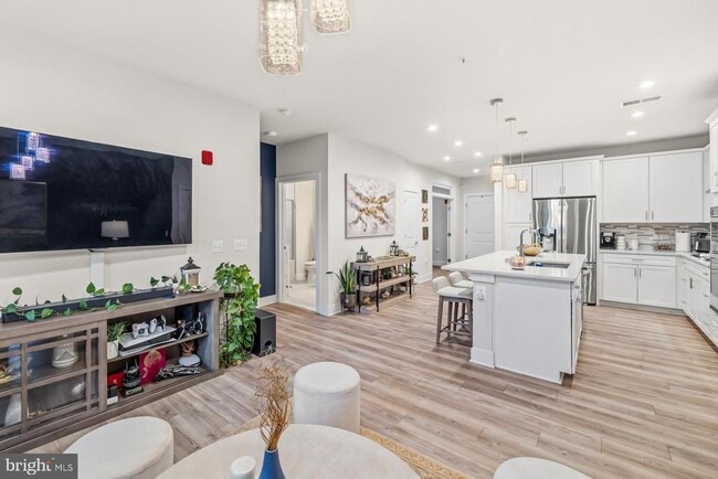 Building Photo - 102 St Ives Pl